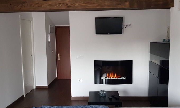 Escobedo Apartamento | Apartamento ideal parejas con WIFI y aparcamiento