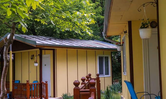 Kamena Casa | Bungalow ideal para 2 o 3 personas rodeado de un bonito jardín