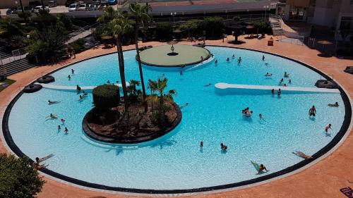 Rincon de Loix Apartamento | Ideal familias en urbanización de lujo a 600m de la playa Levante con Wifi, AC y Parking