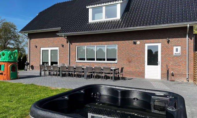 Haps Casa | Ideal family home with spa and large garden