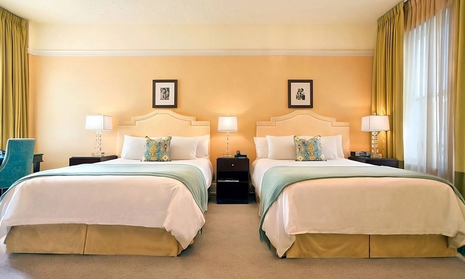 Goose Hollow Hotel | Ideal Mix of Comfort and Value! Near Providence Park! Pets are Allowed!