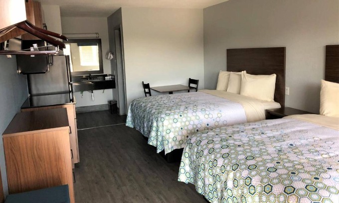 Arena District Hotel | Ideal Room for Families or Groups Near Alamo – Cozy and Affordable Stays