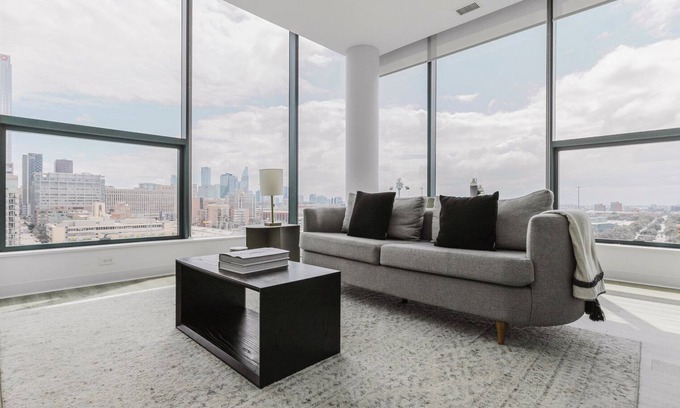 West Loop Apartamento | Ideal West Loop 2BR w/ Gym & Pool in heart of Greektown, by Blueground