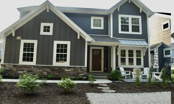 South Haven Casa | Idlewood Cottage, 5BR Home Near Beaches, Year-Round Pool & Hot Tub