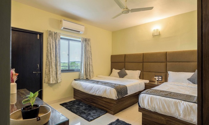 Candolim Apartamento | Idyllic 2BHK Apartment near Candolim Beach