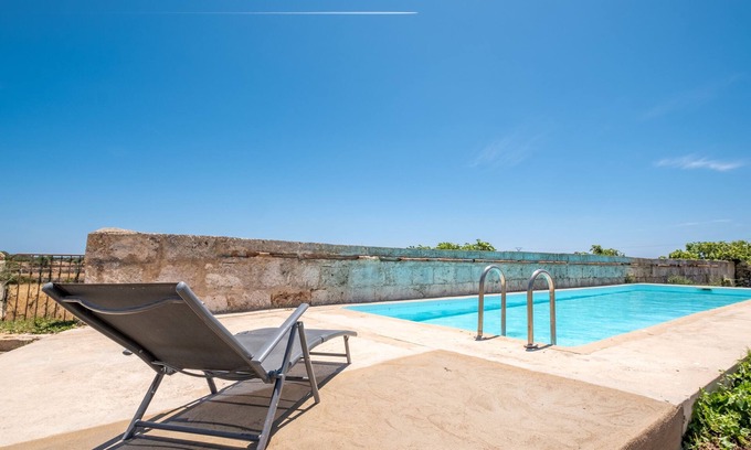 Ciudadela Villa | Casa de campo idílica con piscina, jardín y patio; aparcamiento disponible
