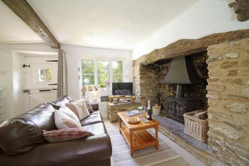 Zeals Casa | Idyllic Cottage in Dorset Garden & Parking