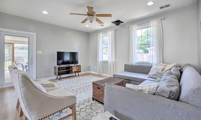 Green Haven Casa | Idyllic Pasadena Retreat with Garden + Hot Tub!