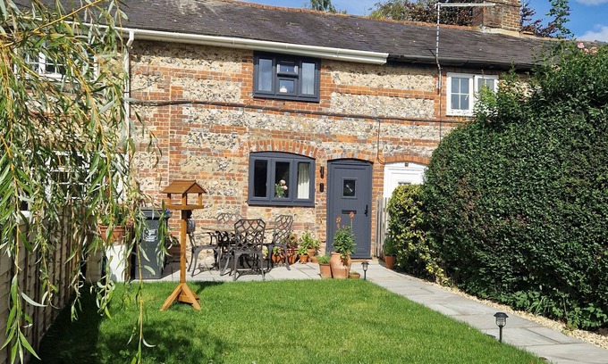Ramsbury Cabaña | Idyllic period cottage in Ramsbury, recently renovated.