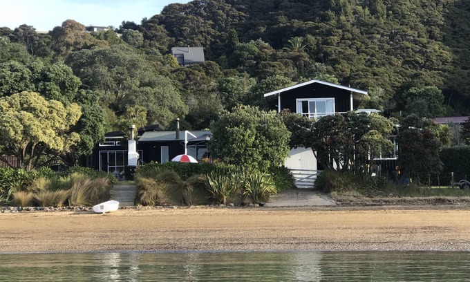 Parekura Bay Casa | Casa de playa de Kiwi idílico frente al mar