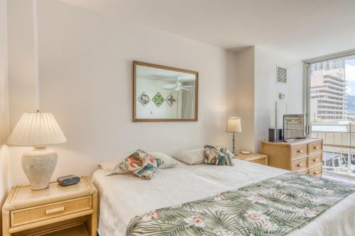 Waikiki Hotel | Ilikai 883