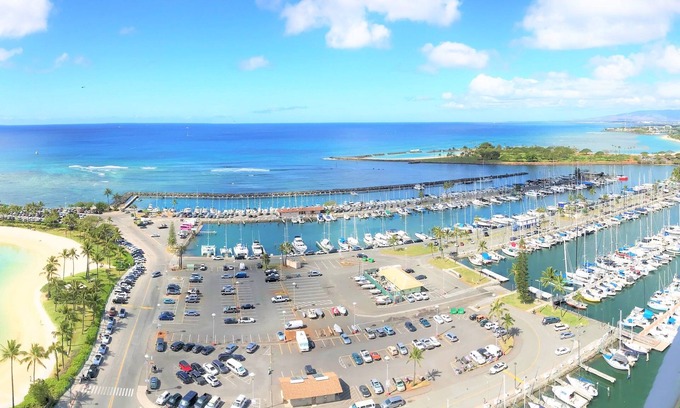 Waikiki Hotel | Ilikai by Luana Hawaii Vacation Rentals