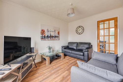 Renhold Casa | Immaculate Two Bedroom House with Parking