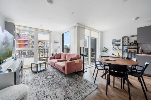 Limehouse Apartamento | Impeccable Modern 2BR Apartment Peachy Stays