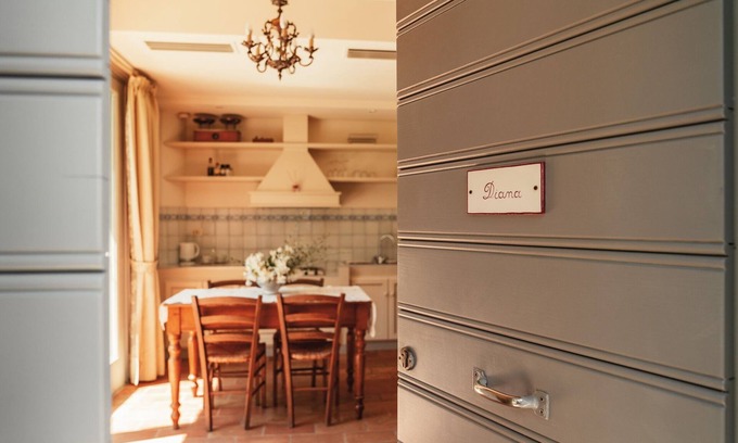 Santa Veneranda Apartamento | Diana apartamento de dos habitaciones: colinas, piscina, mar. Il Pignocco Country House