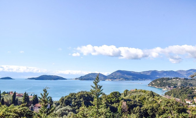 San Terenzo Monti Apartamento | Alojamiento de 2 habitaciones en San Terenzo Monti