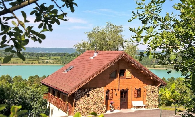 Clairvaux-les-Lacs Casa | En Clairvaux-Les-Lacs: suite de 35m2 con vista al lago ... lagos y cascadas!