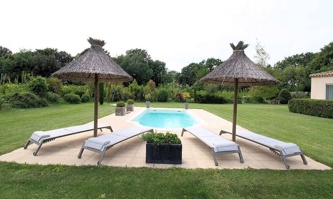 Istres Villa | In Entressen, villa with private pool, between Alpilles and Camargue