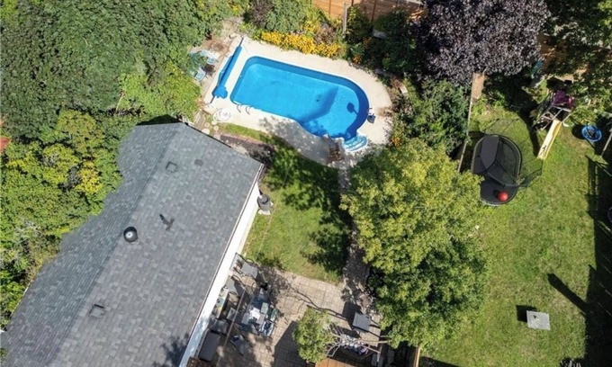 Inner Harbour Casa | In Heart of Kingston Pool Home