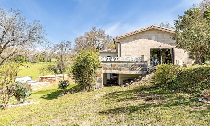Sers Casa | Alojamiento de 3 habitaciones en Sers