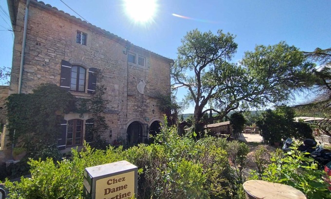 Issirac Casa | In the heart of the Gard countryside, in Provence