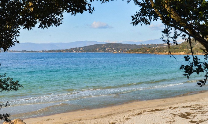 Bastelicaccia Apartamento | In this vacation apartment with a magnificent sea panorama, the vacation becomes a pleasure.