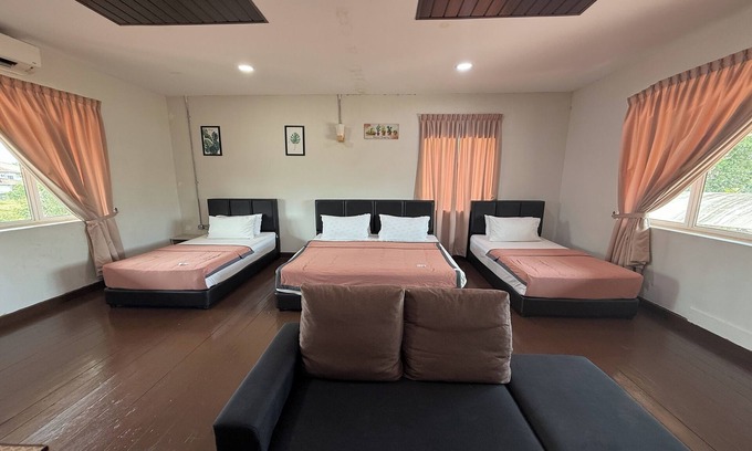 Kepala Batas Casa | Inapan Taman Herba