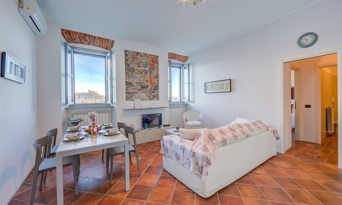 Arona Apartamento | Incanto Sul Lago Pied Dans L' Eau, Arona, Italy
