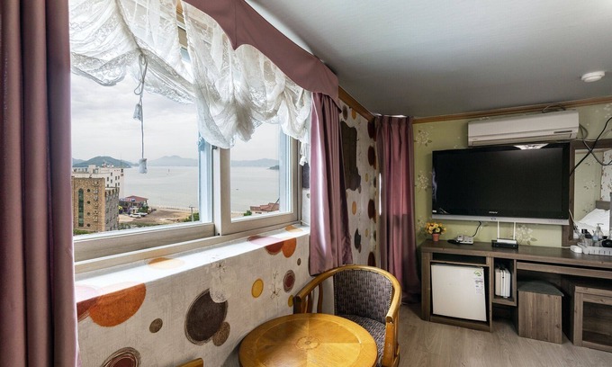 Ganghwa Hotel | Incheon Hill House