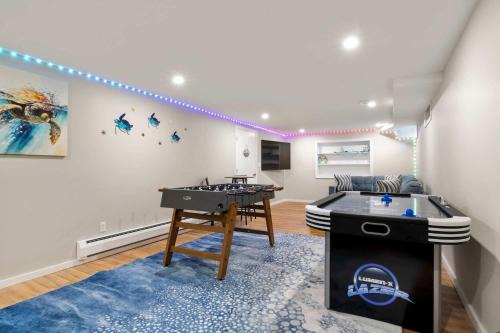 Hyannis Casa | Incredible Family Escape Game Room Waterfront