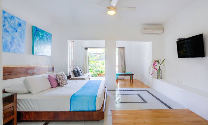 Área Militar de Vallarta Villa | Increíble Master Suite con gran terraza junto al campo de golf