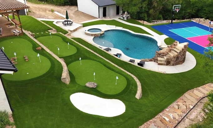 Fort Worth Casa | INCREDIBLE Pool with slide SportCourt MiniGolf Arcade Firepit on 5 acres