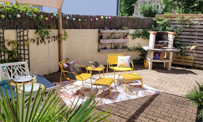 Saint-Aignan-Grandlieu Casa | El acceso al aeropuerto de Petit Clos.