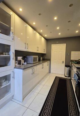 Reading Casa | Independent specious 5 BHK with 3 bathrooms with Toilet