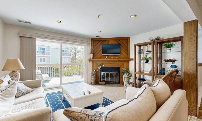 Bethany Beach Casa | Indian Harbor Villas home close to the beach with private washer/dryer & WiFi
