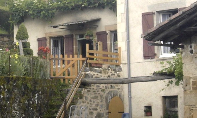Sainte-Colombe Casa | Casa de carácter indiv en una tranquila casa de campo sobre la piscina del suelo