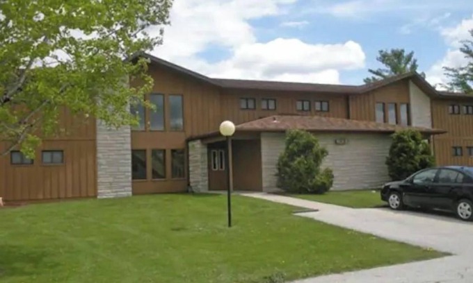 Mishicot Apartamento | Indoor, outdoor pool, tennis and golf course