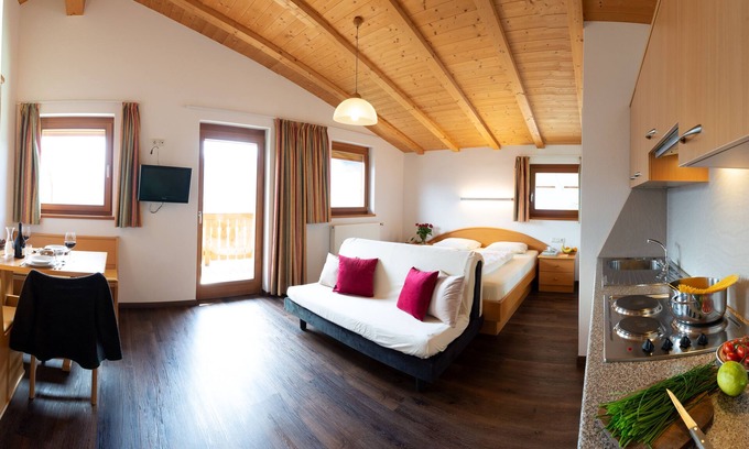 Sluderno Apartamento | Apartamento con piscina cubierta para máx. 3 personas Vista panorámica de la ubicación única de Berge