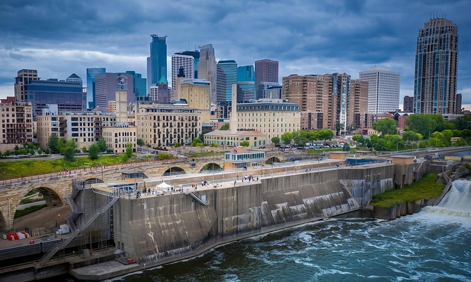 Downtown Minneapolis Casa | Indoor Pool, Superior King Room at Millennium Minneapolis