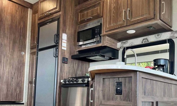 Seville Casa | Indulge in Home-Like Comfort! Kayak Rentals, Pets Allowed, Free Parking!