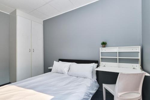 Greater Johannesburg Metropolitan Area Hotel | Inn & Out Sandton