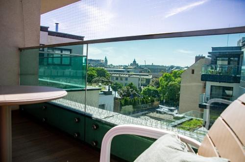 Grzegorzki Apartamento | InPoint 2-rooms Apartment with bath, balcony, parking and City View - Wawel Castle