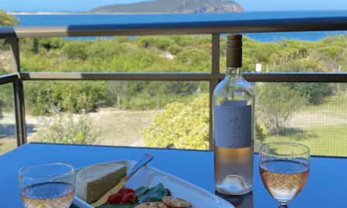 Nelson Bay Apartamento | INTREPID 10 - Beachfront, breathtaking views, WIFI, LINEN