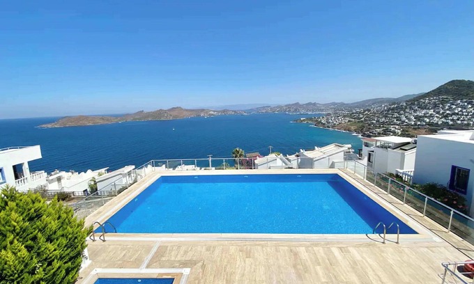 Geris Casa | Inviting 2-Bed House in Mugla