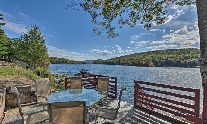 Lucerne-in-Maine Casa | Inviting Lakefront Home: Seasonal Boat Dock!