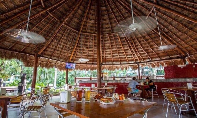 Cozumel Hotel | Inviting Studio at Caribbean with Pool & Spa