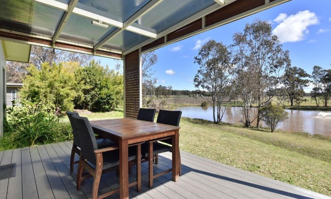 Pokolbin Villa | Ironbark Hill Villa 3 Saperavi