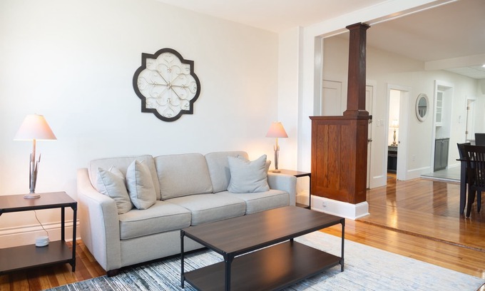 Troy Apartamento | Ironworks Urban Retreat|Pet Friendly|RPI|Hospitals