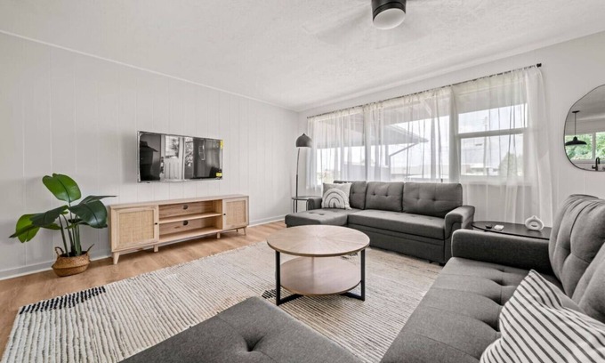 Hilo Casa | Hilo Harmony - Spacious 3BR/2BA Getaway