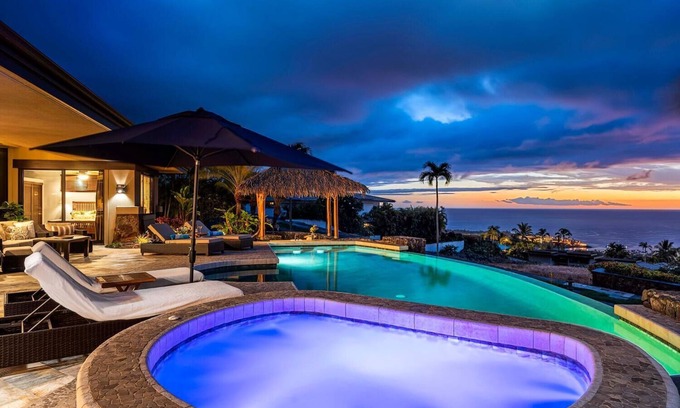 Kahaluu-Keauhou Casa | Island Oasis: Stunning Ocean View Retreat! Heated Pool, Spa, AC & Putting Green